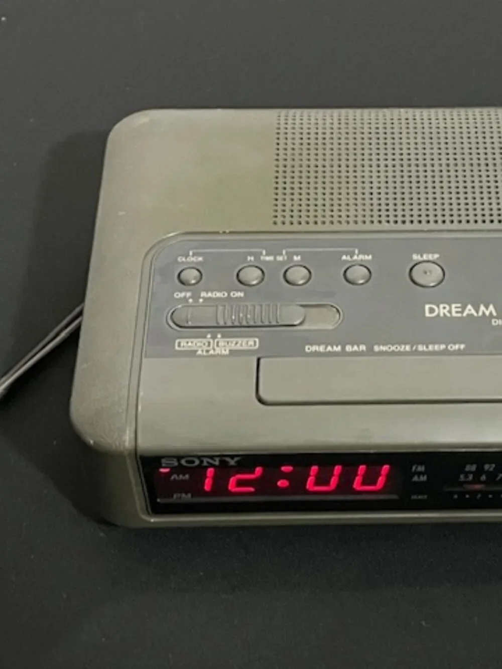 Sony Dream Machine ICF-C240